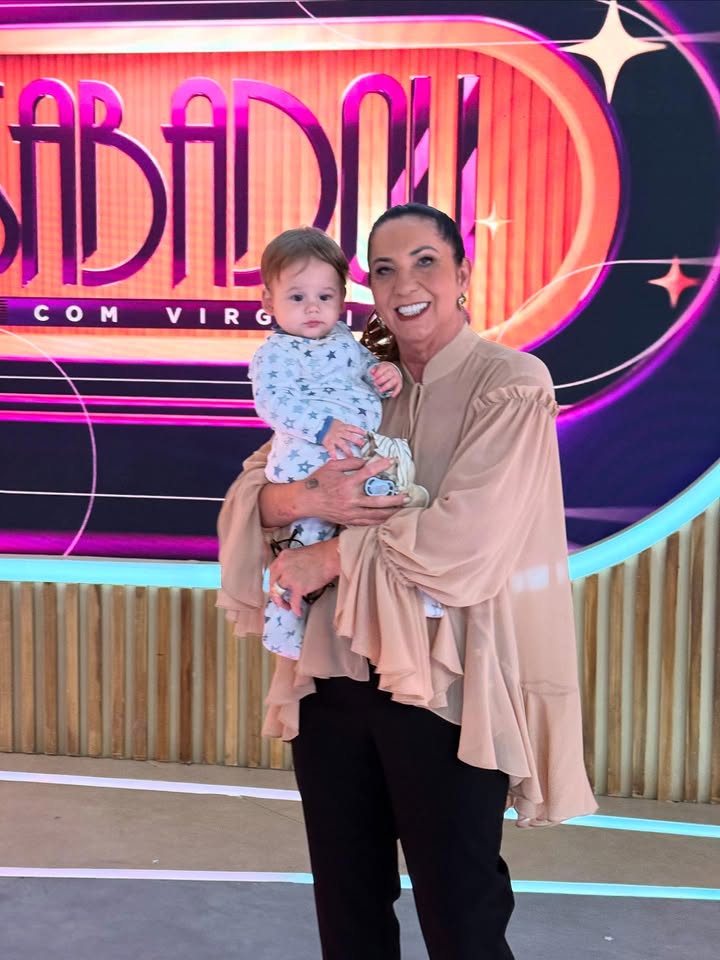 A visita ilustre deles hoje no estúdio do SABADOU. Amei ❤️❤️❤️
#amordevovó