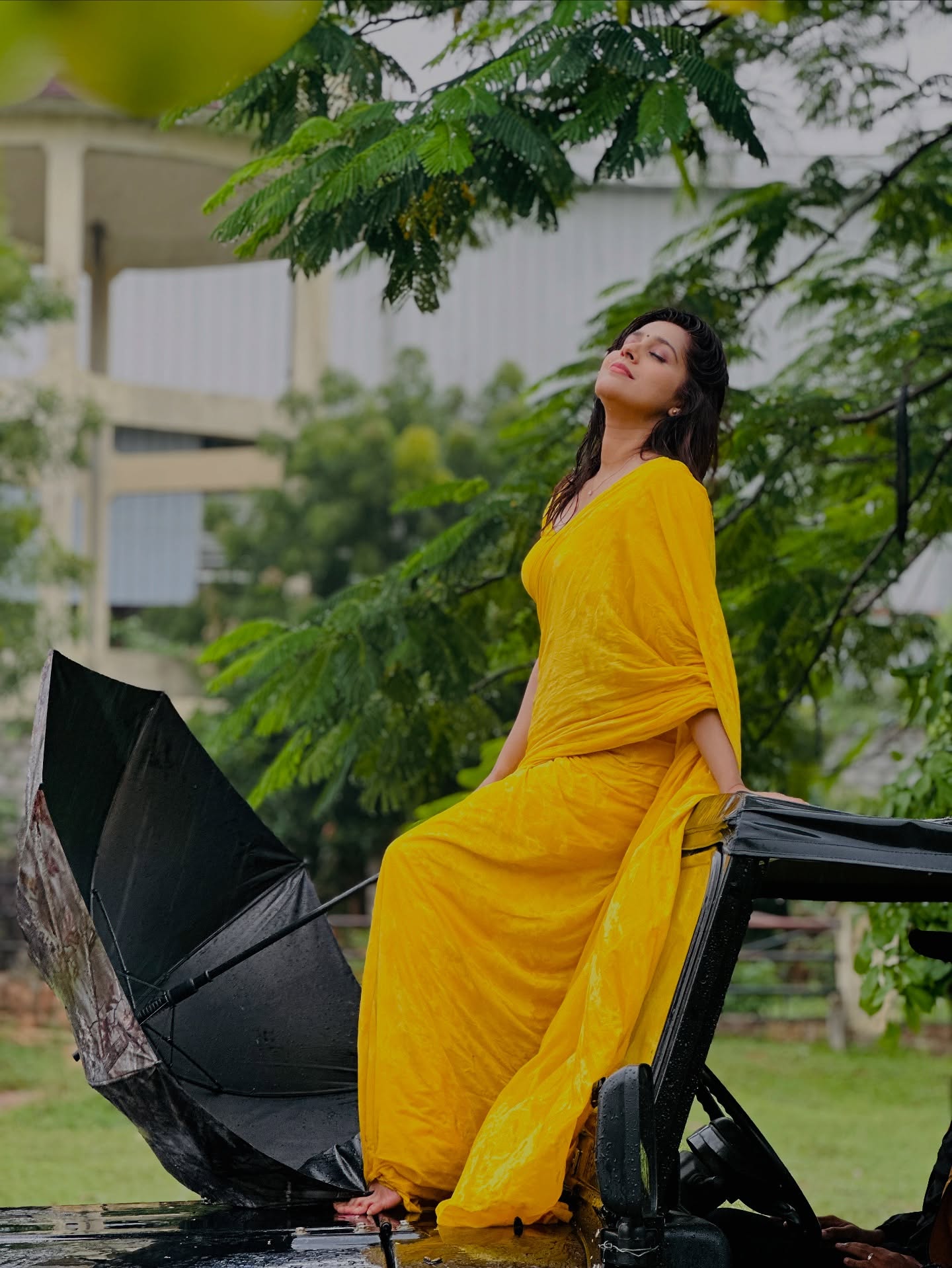 Well the song says it all
#monsoonseason☔️🌈🌧 #rains #rashmigautam #tiptipbarsapani☔🎶❤️😘 #pheelings