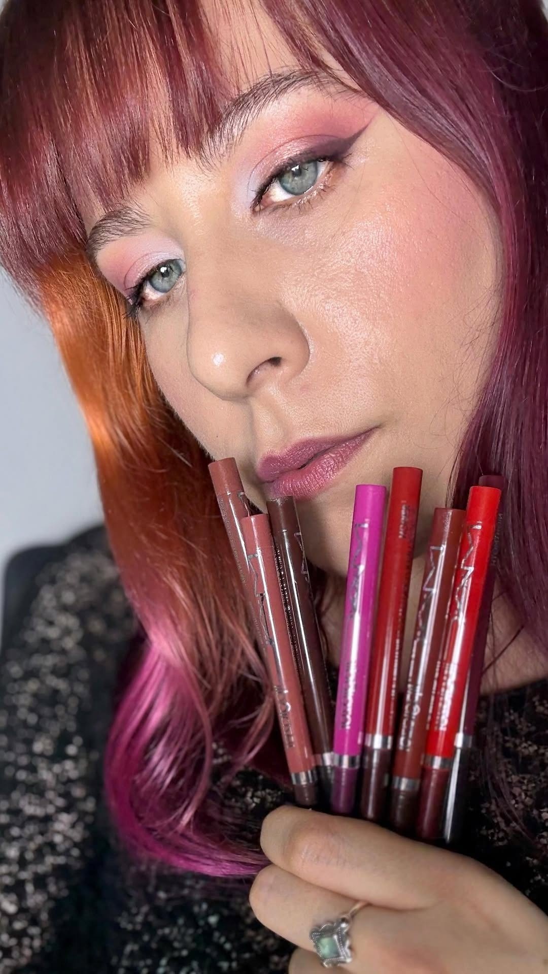 Los nuevos #MACLipglazer son ideales para usar con glosses como #MACLipglassAir🤝
Su textura cremosa hace que se deslicen muy fácilmente. ¿Te unes a la tendencia #GlassLips? ✨
Hay hasta 8 tonos disponibles, ¡quédate hasta el final del video para descubrir todos!
✨Velvet Teddy
✨Whirlin’
✨Marrakesh
✨Lady Danger
✨Ribbon
✨Candy Yum Yum
✨Nightmoth
✨Root For Me!
#MACLipcombo #regram @irantzumartin