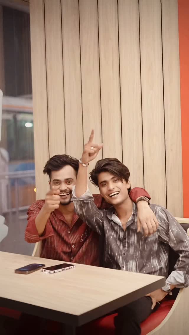 Kabootar bana rakha he👆😂
Edit by = @aatif__717
#meynufamily #ahmedabad #riverfrontahmedabad #riverfront #trending #reels #reelsinstagram #trending #viral #motivation #motivational-quotes #explore #explorepage #foryou #foryoupage #reels #reel #trend #love #maa #momlife #mom #love #dosti #luckyyfam