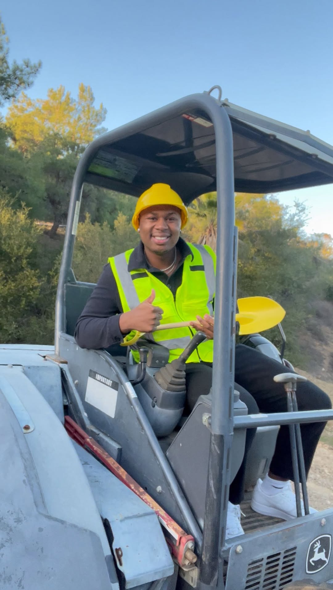First day as a construction superintendent
📸4th vid TT/ Giovannipacheco730 (he’s okay)
#reels #explore #construction #constructionsite #workwithjonathan