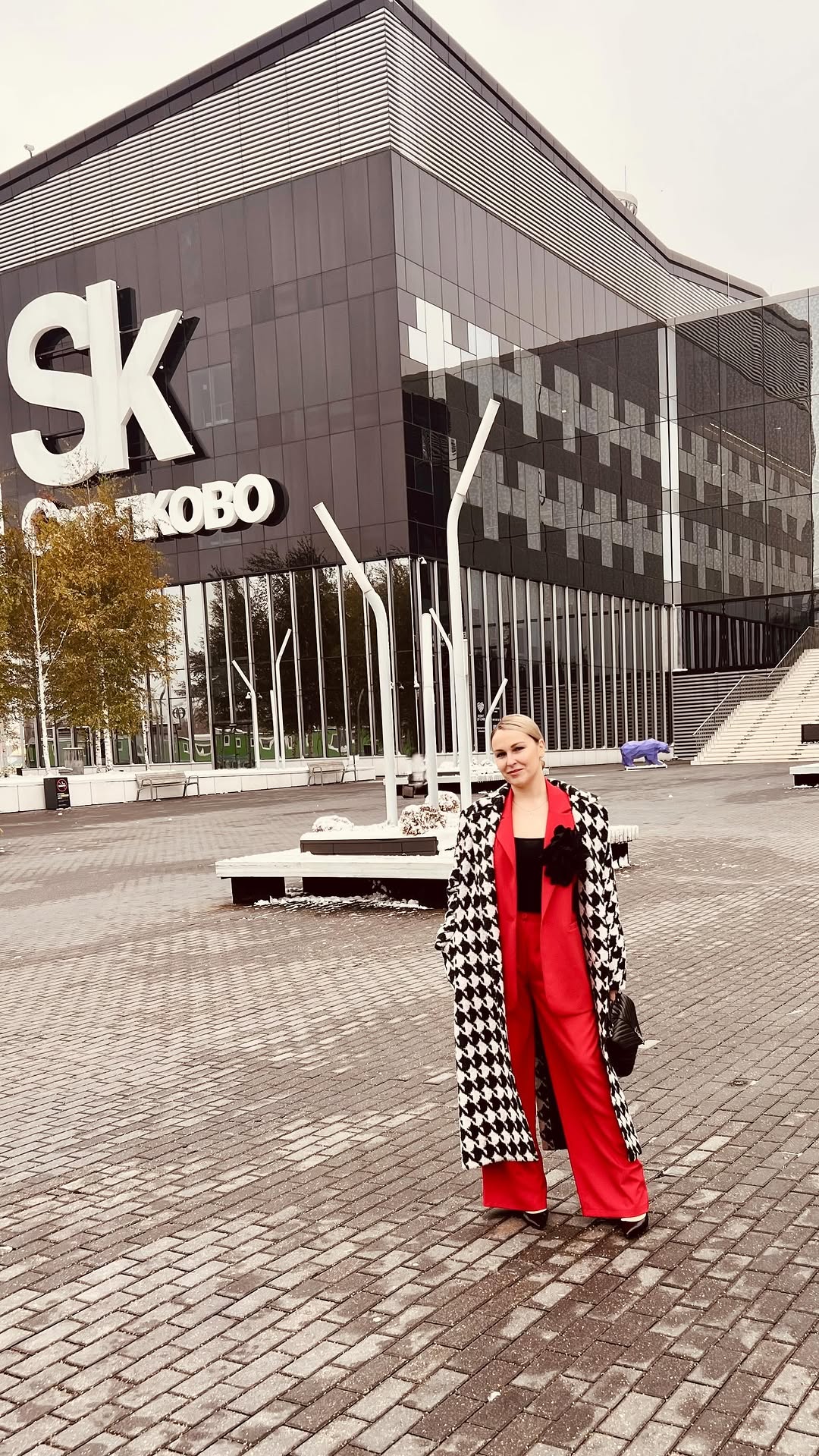 В субботу выступила в Технопарк Сколково на форуме спикером на бизнес-тему.☺️❤️🔥🫶🏻 Для меня это был дебют, раньше я выступала на другие темы, в основном связанные с блогом и саморазвитием.
.
Здесь мое выступление было на тему «Топ 5 ошибок предпринимателей, которые мешают выйти на доход 1млн руб». Тема зашла хорошо, были и вопросы из зала и подходили после выступления благодарили за хорошую подачу материала.☺️🫶🏻
.
Благодарю всех кто приехал поддержать меня и всех кто в сторис писал добрые слова!🥹❤️ Мне очень понравилось выступать, волнения было 0, я шла к такому состоянию очень и очень давно! И наконец оно поймано!🔥
.
Теперь ко мне можно обратиться за платной консультацией для вашего бизнеса или вообще зайти в 2х месячное наставничество.😉 Так же я консультирую экспертов и тех, кто только хочет открыть свой бизнес и не знает с чего начать.➡️ Помимо твёрдых инструментов по бизнесу я даю очень много всего по мышлению и перенастройки сознания для достижения бОльших результатов!😉
.
Пишите в Директ в @alisa.businesswoman или в этом аккаунт.📩