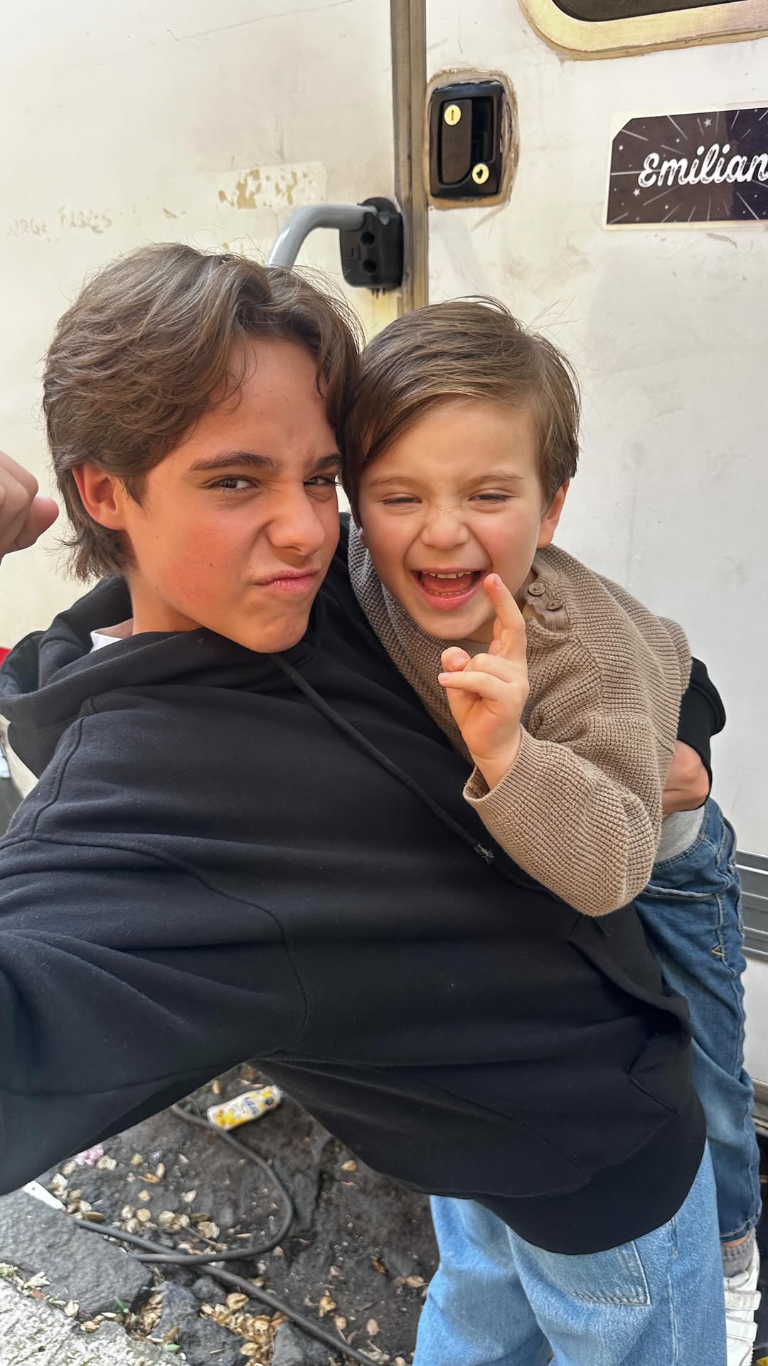 Mi guarura 🤟🏻
#ikergarciameza #santi #papasporsiempre #grabando #emiliano #camper #humor