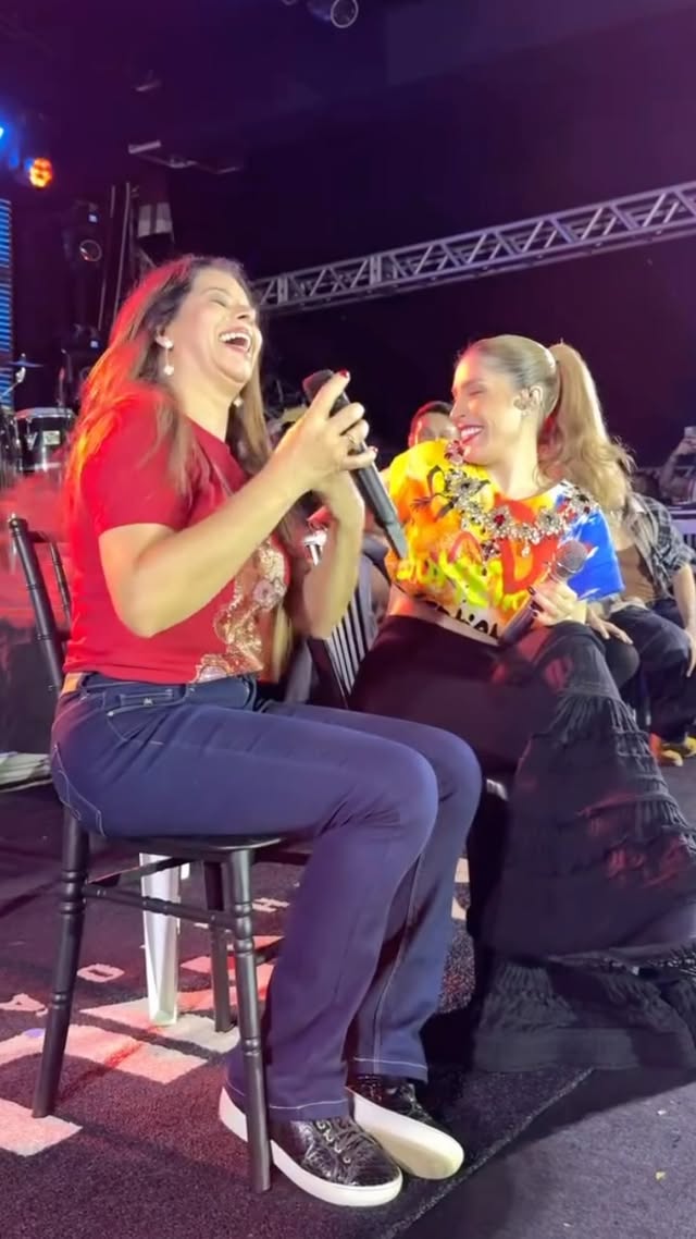 🚨 ENCONTRO DE GIGANTES, Manu Bahtidão e Simara Pires cantando “De Janeiro a Janeiro” no show em Goiana/PE.
#manubahtidão #simarapires #encontro #dejaneiroajaneiro #viral #fyp #forró