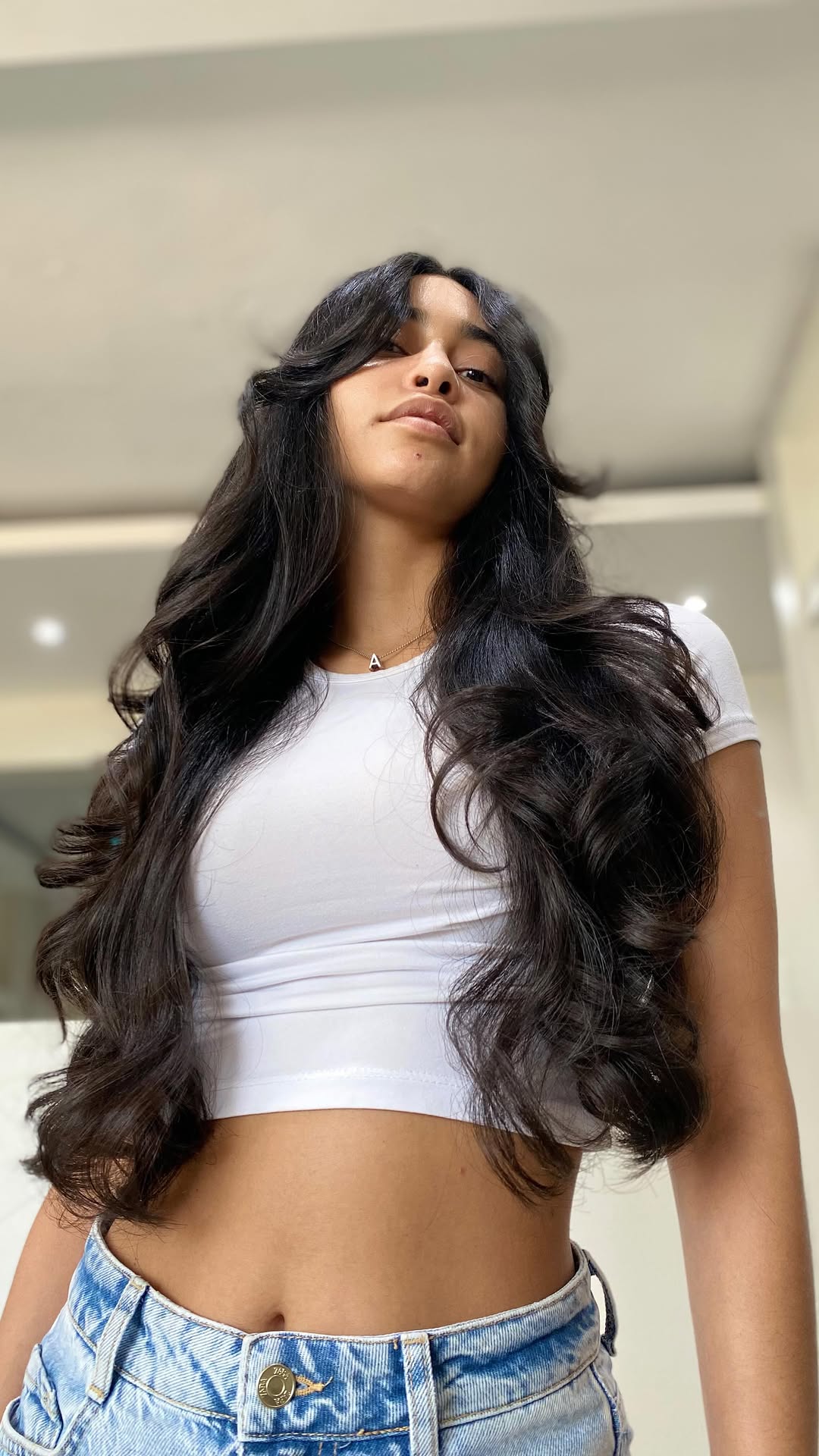 Corte en capas con flequillos diagonales para un resultado #bienbiuti #hair#haircut #biutisalon #puertorico #piertoricohairstylist #cortedecabello