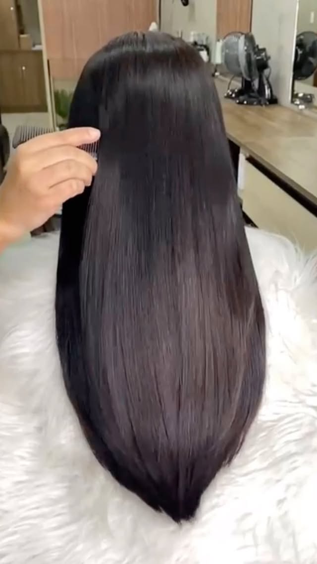 Liso Extremo
PROGRESSIVA QUE NÃO PRECISA SECAR COM SECADOR
Progressiva sem formol..que alisa todo tipo de cabelo, durabilidade ate 6 meses na parte aplicada..
E a 2°aplicação vira liso semidefinitivo..
E ainda hidrata o fio, tendo a opção de aplicação do Laser para reposição aminoácidos e cauterização dos fios.
#não desbota cabelo loiro
#não tem cheiro forte.
#não afina o cabelo que nem as de formol.
#não desativa com água do mar e piscina
#recupera cabelos loiros danificados e elásticos... Vc so encontra aqui..
Agende sua consulta (11) 2816-6913 ou whats (11) 97138-6174
#jundiaí #salaodebeleza #salaodebeleza #escovaprogressivaparaloiras #semidefinitiva3d #cabelolisoesaudavel #lisosperfecto #cabeloslisosebrilhosos #laserterapia #photoday #lisodossonhos❤️🙏