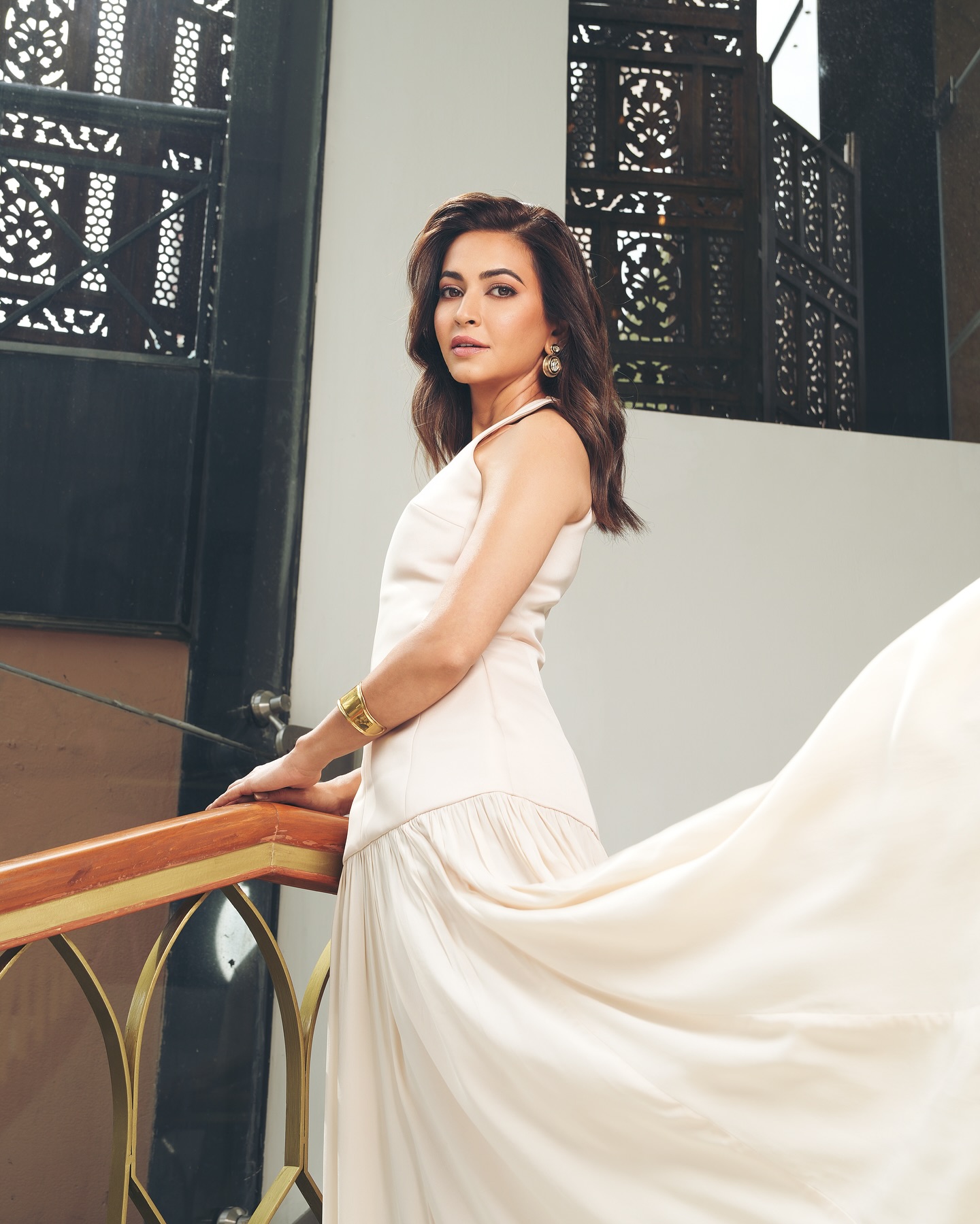 Just a hint of royalty ❤️
.
.
.
Make up: @nishisingh_muah
Hair: @pushkinbhasin
Photographer: @kartikkher
Styling: @mohitrai @chintan_shah08
.
.
.