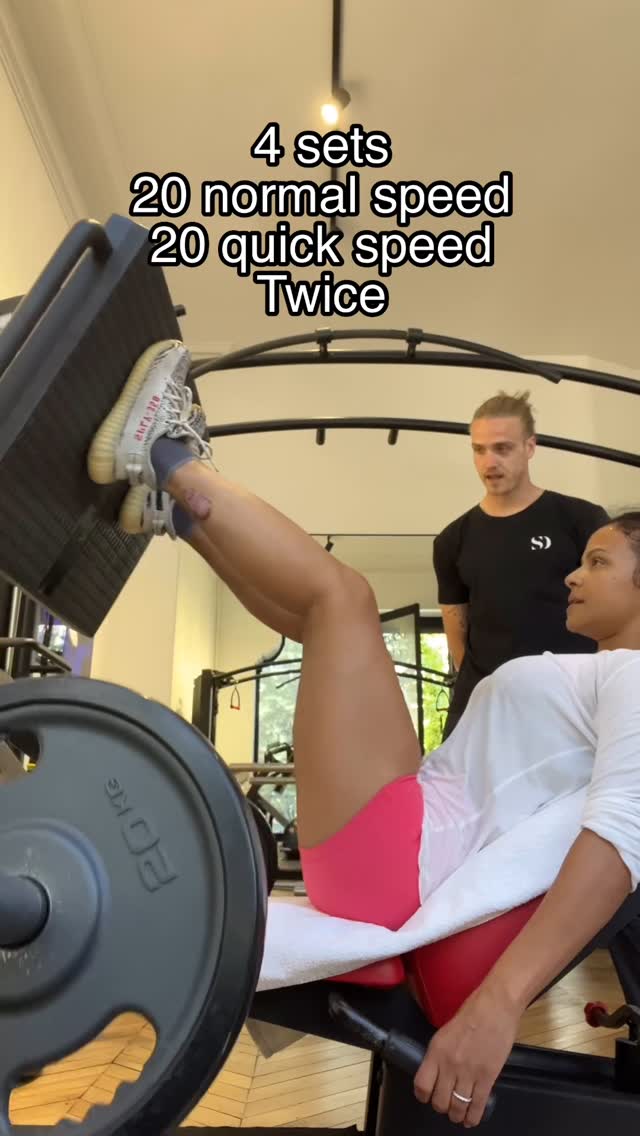 Back with another one. I managed to fit in 5 workouts last week. A mix of a strength training and cardio. I’m beginning to get my stamina back! Today we worked on glutes. Lifting and Toning the 🍑! The results are coming & I’m choosing better foods. Fit just feels good. Inside 🧠 and Out 💪🏽.
Happy to work with @stephanedemouy & his team again!
Everyone have a great weekend!
******
Routine: 250 situps, 2 sets of planks for 1 min and 2 sets of side planks for 30 seconds each.
4 sets of 20 for most of these workouts. The last one do 20 slow x 20 quick and repeat 4x 🩷
*******
#glutesonfire #glutes #liftandtone #workout #motivation #workoutroutine #trythis #foryou #40something