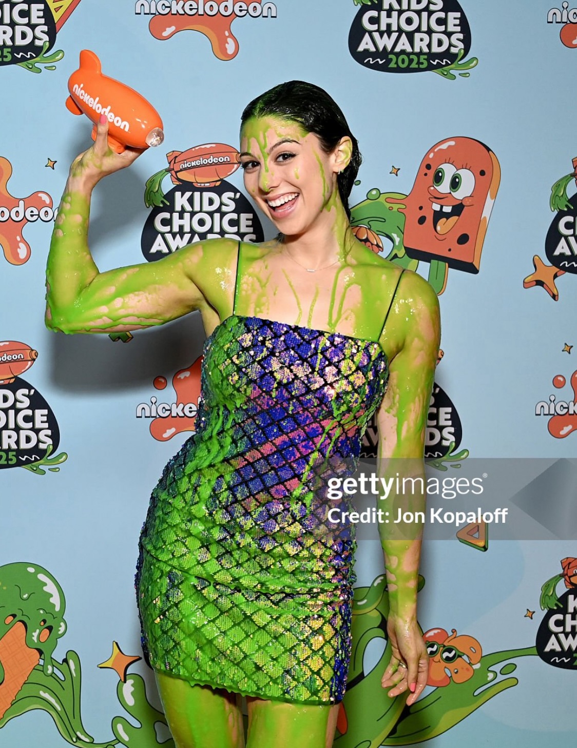 two blimps, one outfit change, and a whole lotta slime. thank you @kidschoiceawards 💚