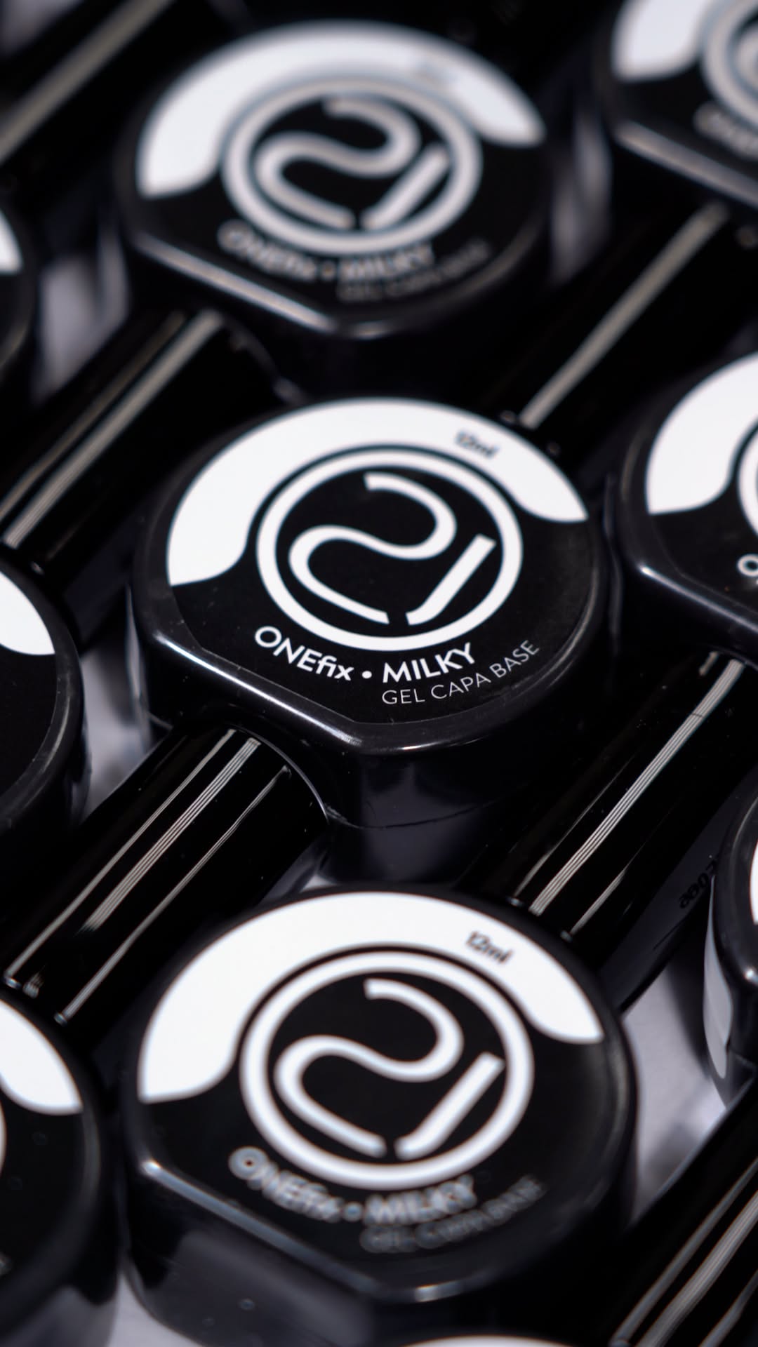 Branco perfeito até a próxima manutenção! OneFix Milky não amarela, mesmo com várias camadas, tem estrutura maleável e não quebra.
Ideal para todos os tipos de sistemas — perfeito para quem busca performance e confiança em cada aplicação.
#nails21 #vinteunicas #nailsofinstagram #nailpro #nailsart #nailsdesign #nailsdone #viralnails #nailsoftheday #nailstyle #nails #nailtech #notd