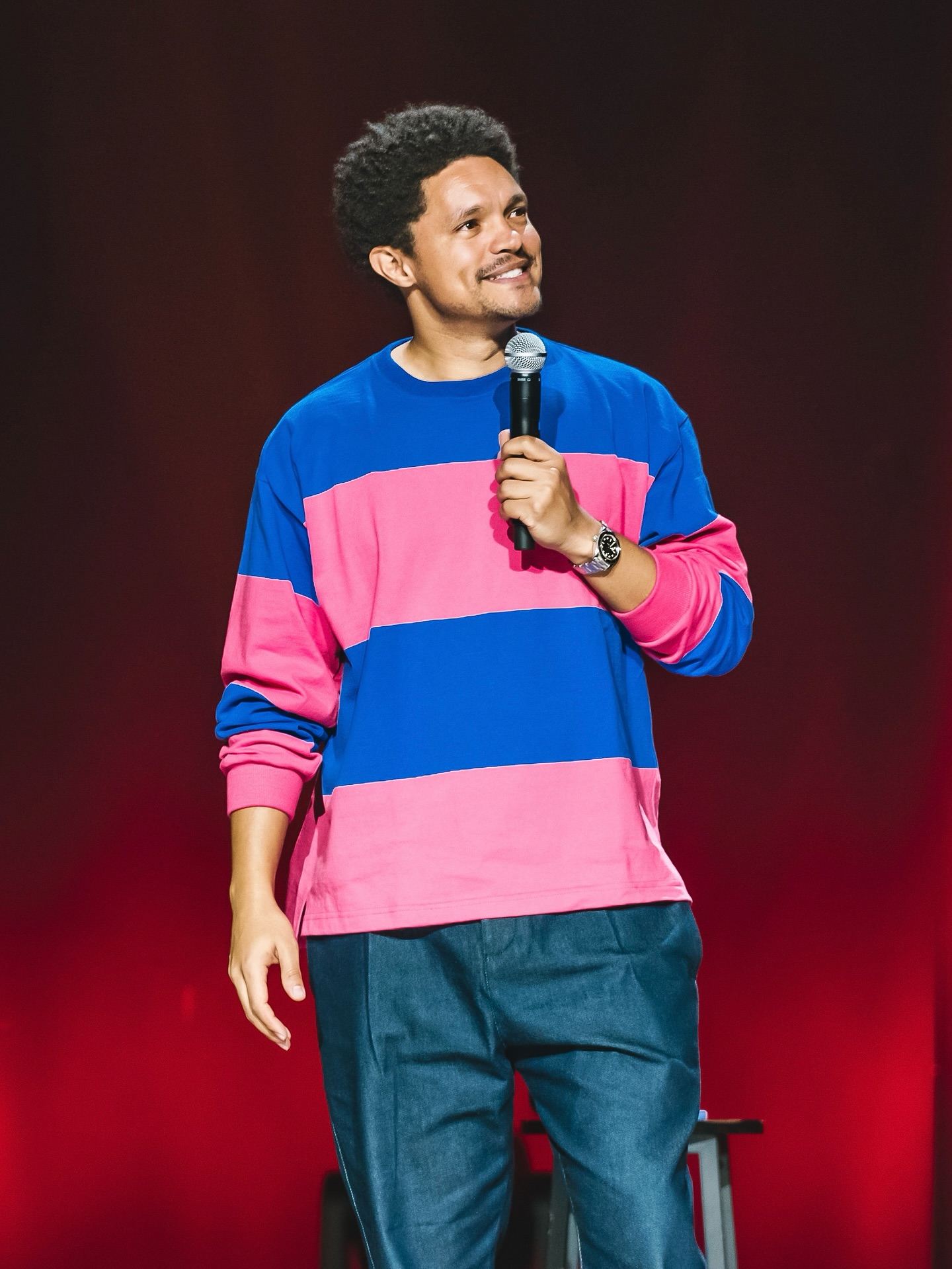 Thank you for an incredible first 3 nights London! 🇬🇧 Excited for the next 3! 🙌🏽🔥 Appreciate everyone that came out to share some laughs. 🙏🏽🙃 📸: @neotookthat