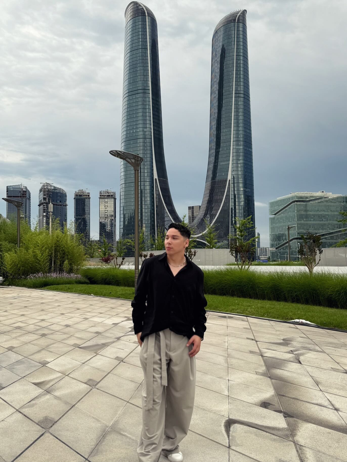 Si lo puedes soñar, lo puedes lograr… 🙌🏻🙏🏻
agradecido de la invitación a Hangzhou, China para la apertura global de la marca Oganacell, siendo el único influencer de América en serlo. Me la pasé increíble y absolutamente quiero volver, enamorado de China y de su gente. Antes lo soñaba, ahora es una realidad!, gracias por el apoyo inmenso en estos años! Y vamos por más! 🖤🫶🏻 @oganacell_global