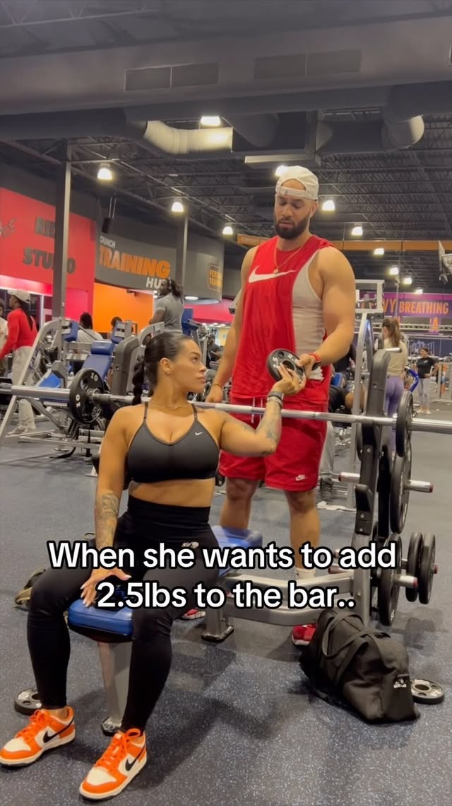Careful now…😅 NEW PR! 💪🏼🤣
#pr #gymcouple #gymbro #gymcomedy #gymfunny