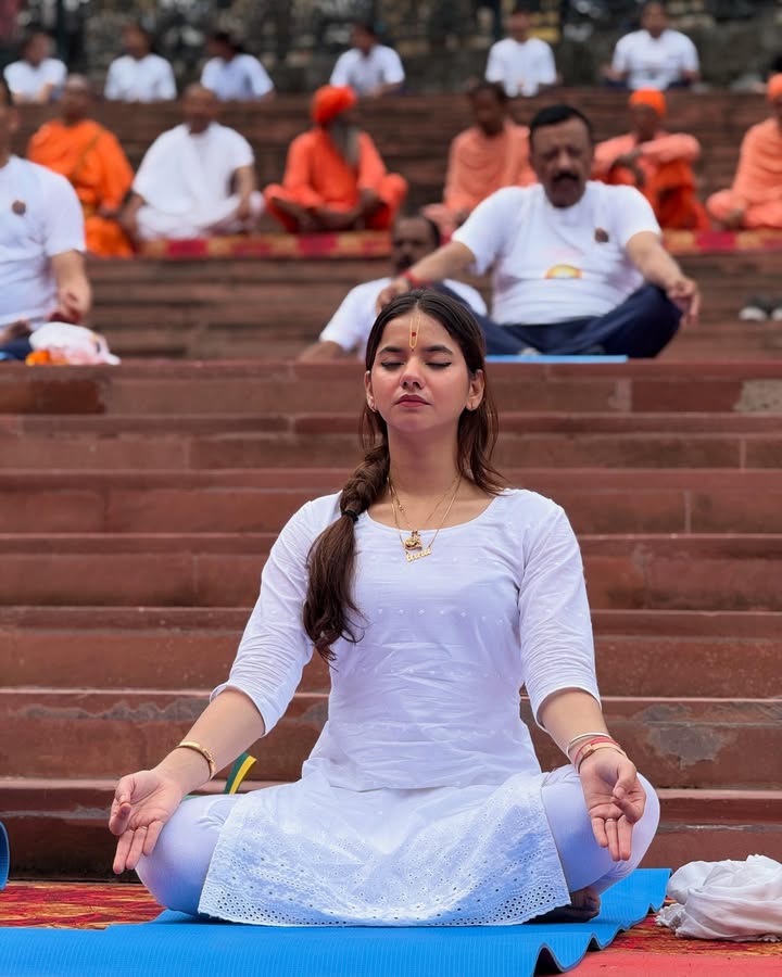 Happy International Yoga Day❤️🧘🏻♀️🤸🏻♀️
.
.
.
#tanurawat33 #yoga #yogalife #uttarkhand #ganga #mahadev #peace #insta #instafit #instagram #yogasana #post