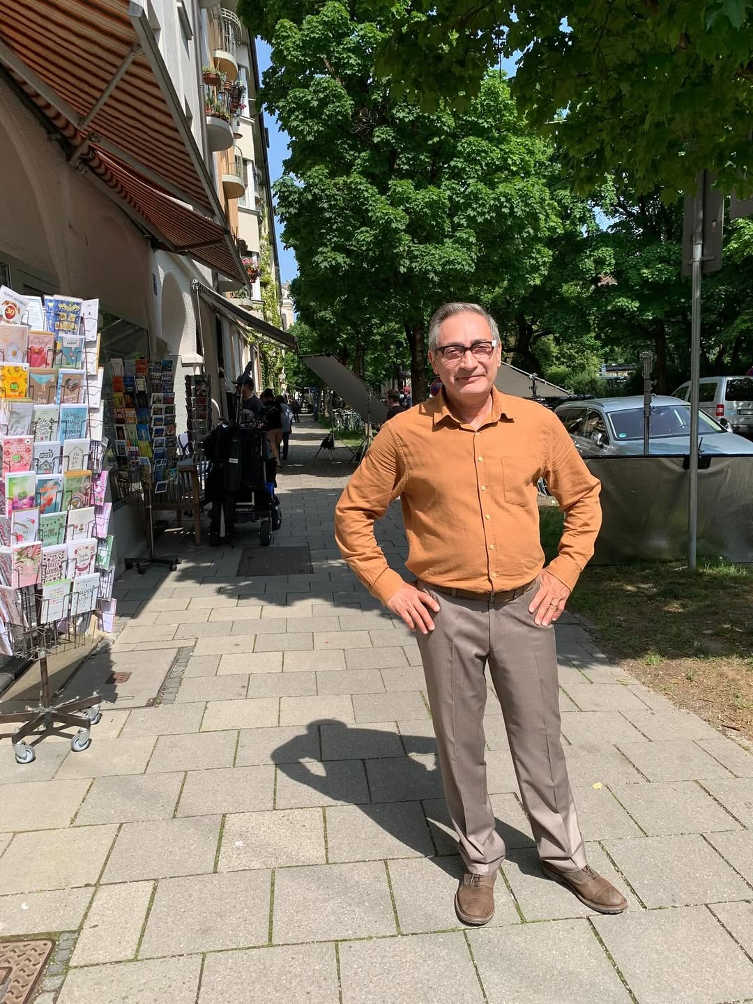 Cihan Palabıyık uluslararası arenada!
Oyuncumuz Cihan Palabıyık, “Damen (Kadınlar)” filminde Umut karakteriyle yer alıyor! 🎬
Kineo Film GmbH yapımı bu özel proje, Katharina Bischof yönetmenliğinde çekildi ve Alman ulusal kanalında yayınlanacak! 🇩🇪
Başarı seninle olsun Cihan! 👏
#CihanPalabıyık #Damen #Umut #KineoFilm #KatharinaBischof #UluslararasıProje #Almanya