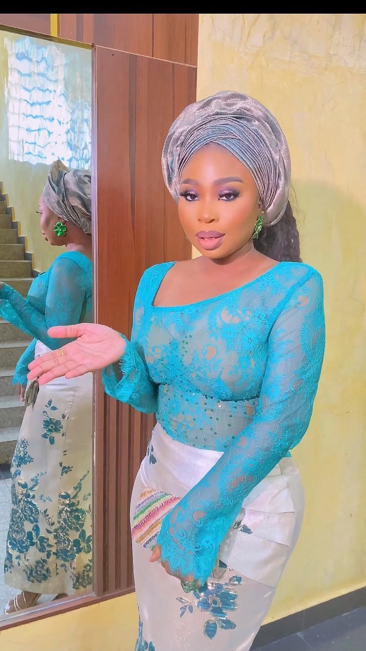Premium Party Guest ๐ฅ @the_omotomike ๐
Thanks for trusting and also for the tip mama๐
Makeup/Gele: @sanola_studios
#partyguest #explore #owambe #ekitimua #adomua #lagosmua #abujamua #akuremua #makeupartistinekiti #sanolastudios #weddingguest #exploremore