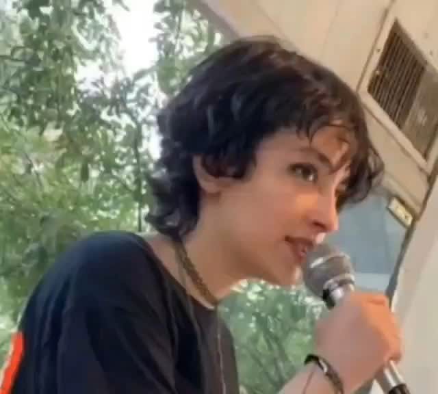 #خاطره_تلخ
آن جايى كه اهريمن ناپاک
بر زيباييت آتش گشود
و خاك تو را در دل
پاک ترين جاى اين جهان
به ضيافت خود خواند
همانجايى كه
شقايق در مقام حضورت
زنده ماند
تا پاييز
زمين را با نامت
فرش كند
تو سبز ماندى
و عشق تنها پيروز اين ميدان ،
ﺗنها عشق ....
#شهریارراد