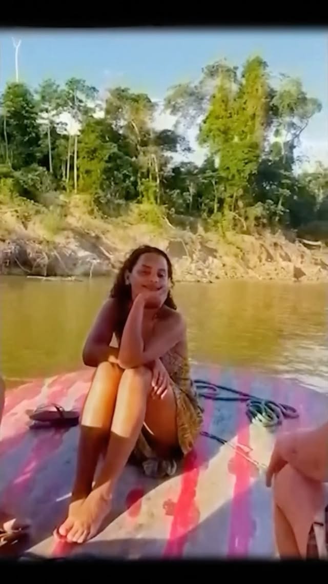 Perfume com cheiro de memória boa!
Mon Bijou me faz viajar direto pro meu Acre. É tradição, é história, é brilho e é aquele cuidado que minha minha familia sempre teve. Fica de olho, porque eu e @bombriloficial temos 1001 motivos pra te fazer brilhar!
#limpeza #ProdutosDeLimpeza #Bombril #publicidade