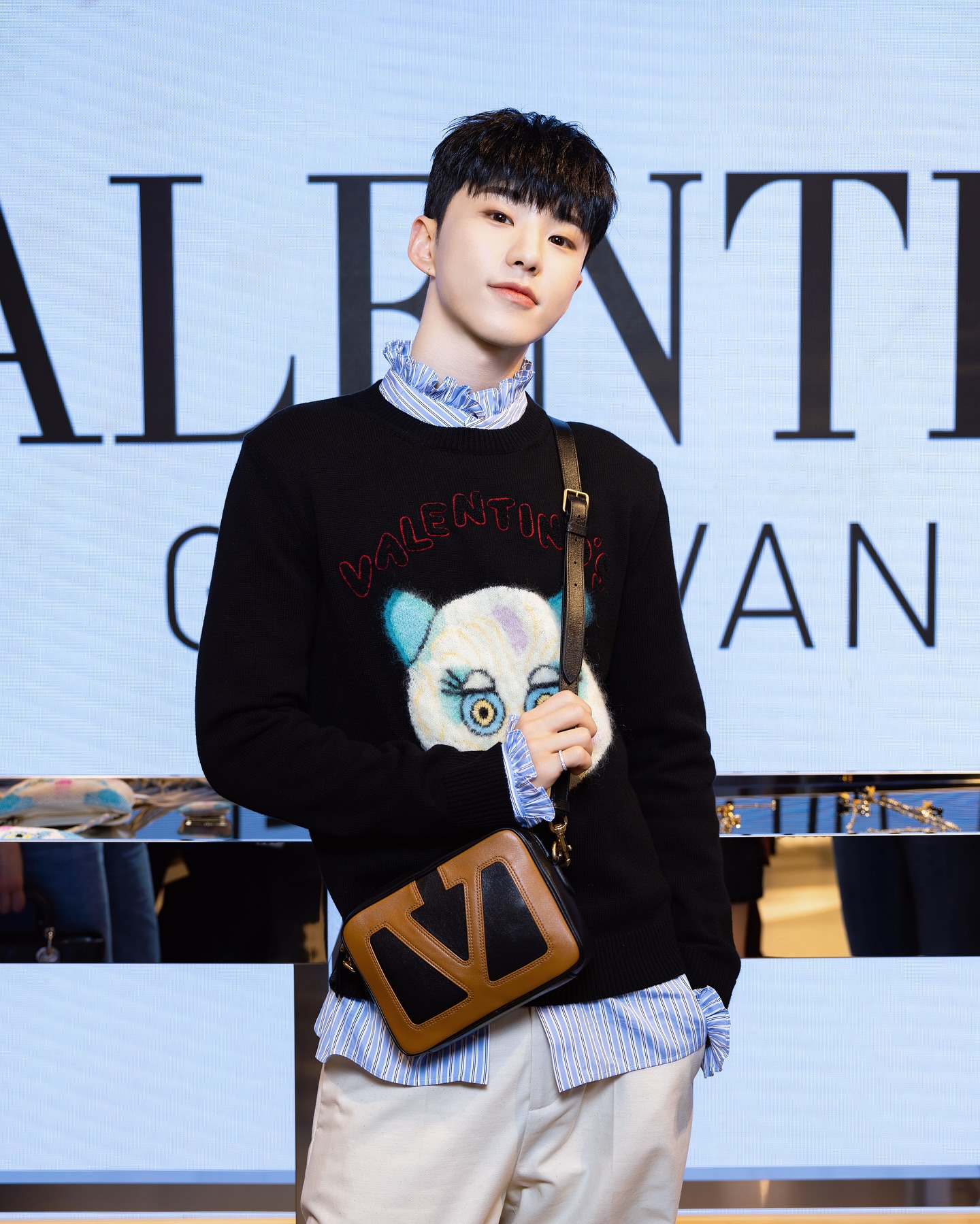 🍒🐱
@maisonvalentino
#ValentinoFall25 #ValentinoGaravani #발렌티노2025가을컬렉션