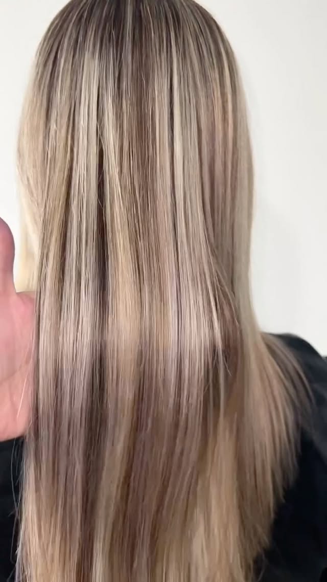 Logra un cabello liso y radiante, incluso para los rubios más exigentes! Nuestro alisado orgánico no solo elimina el frizz y la indisciplina, sino que también resalta y protege el tono de tu cabello. Con ingredientes nutritivos y protectores, tu cabello lucirá brillante, suave y naturalmente liso.
120 ml $69.000