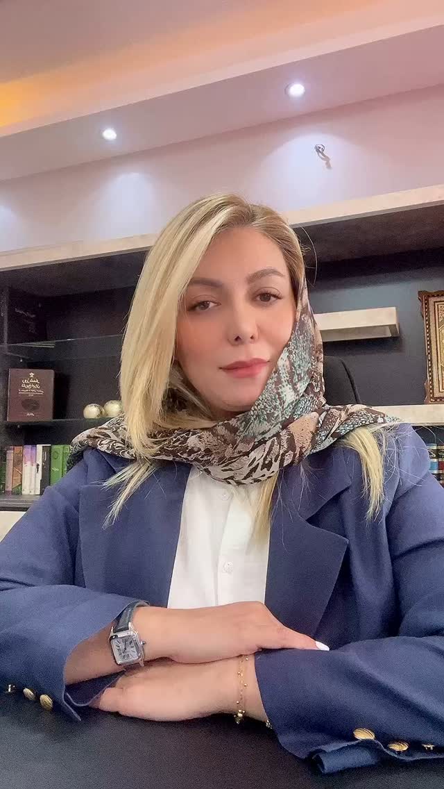 گاهی باید مکث کنیم…
نه برای عقبنشینی،
بلکه برای دیدن خودمان از نزدیکتر.
وقتی خودت را ببینی، بهتر میفهمی چه چیزی را باید رشد بدهی،
و از چه چیزی باید رها شوی.
رشد از همین جا شروع میشود: از دیدن، پذیرفتن و حرکت کردن بهسوی بهتر شدن.
#رشد_شخصی #خودشناسی #آگاهی #درون_نگری #تغییر_مثبت #حال_خوب #خودتو_دوست_داشته_باش #خودت_بساز #زنان_موفق #روانشناسی_شخصیت