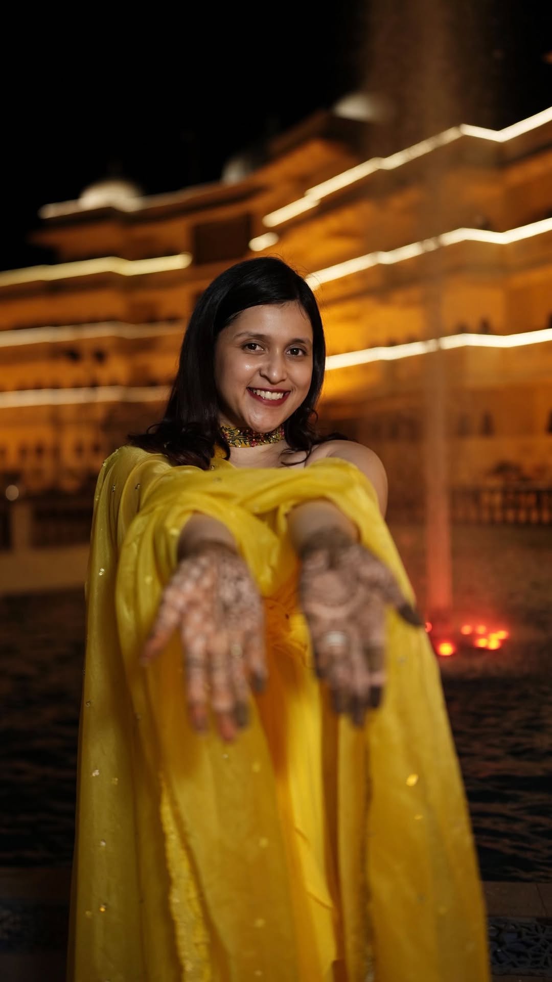 Beautiful mehendi, little madness & lots of memories at my friend’s wedding😬⚡️
#transitionreels #mehendi #destinationwedding #udaipur #smoothtransition #reels
Video credits : @wedding_reels_creator
@atik_official_7650