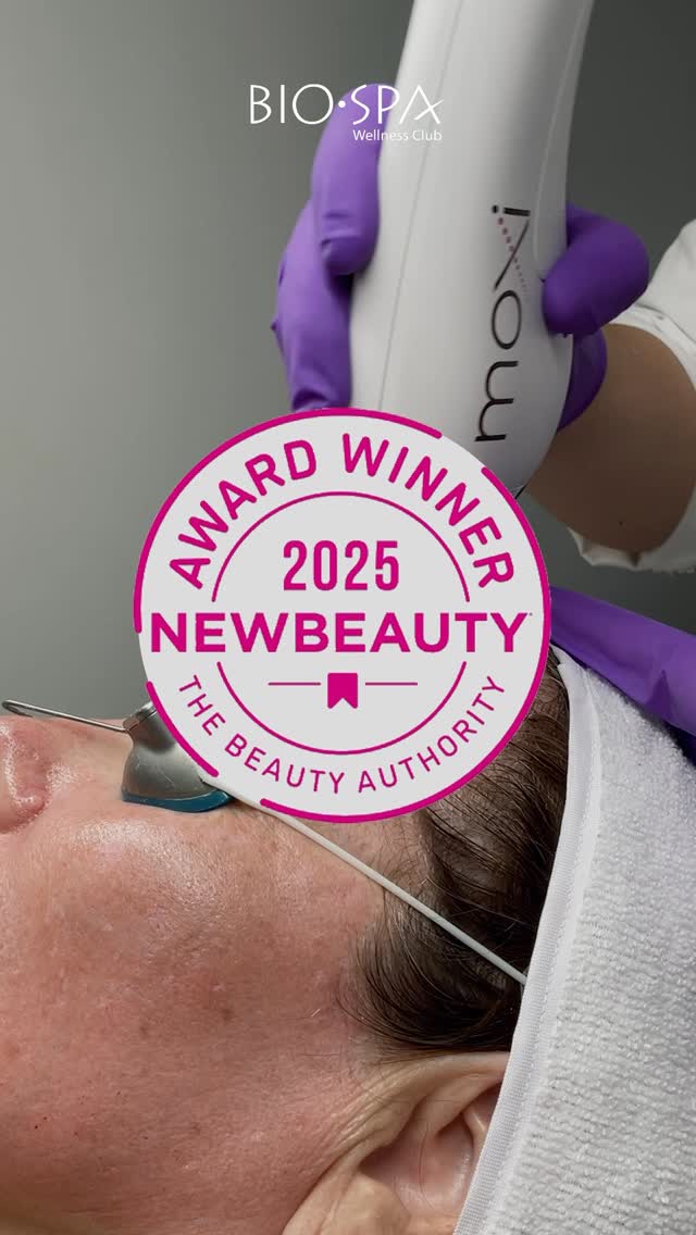 🌟 Por segundo año consecutivo, MOXI, nuestro tratamiento estrella, ha sido premiado a nivel internacional como el mejor tratamiento preventivo antiedad por “The Beauty Authority”💕
✔️ Cierra los poros
✔️ Elimina pigmento y daño solar
✔️ Mejora la textura de la piel
¿Estás lista para ser testigo de esta tecnología? 🤩
📩 Envíanos un mensaje o déjanos un comentario para recibir más información ✨
#SoyBiospa #Rejuvenecimiento #MOXI
#beautyawards #thebeautyauthority #moxi #spa #skincare #facialtreatment #cuidadodelapiel #facial #torreon #antiaging #antiedad #rejuvenecimiento