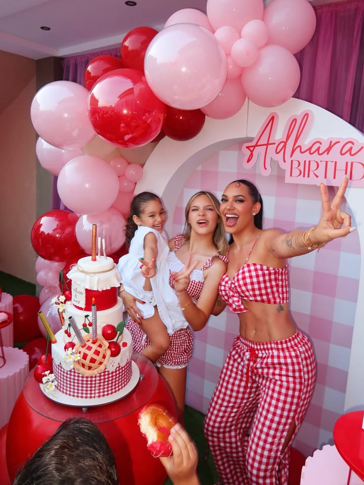 🍒Y los cumplió muy feliz 🍒 los 4 años de mi Alala. Isa y yo te vamos a dar mucho amor el resto de tu vida , Te amo hija ♥️🙏🏻