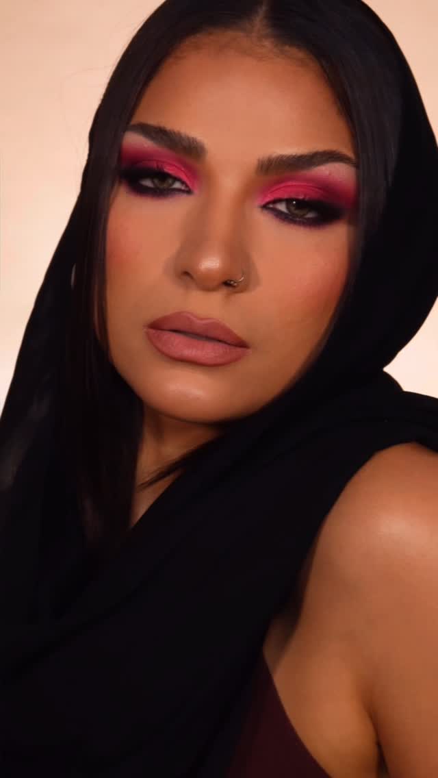 IF MAKEUP BRANDS WERE A MAKEUP LOOK ✨
@hudabeauty HUDA BEAUTY 💕