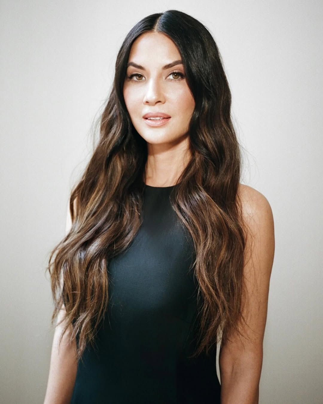 The most stunning @oliviamunn 💫
In NYC ✨
Photos @emjbhe
Styled by @yaelquint
Makeup @samanthalmua
Hair #jenniferyepez
#oliviamunn #beauty #belleza #nyc #hairgoals