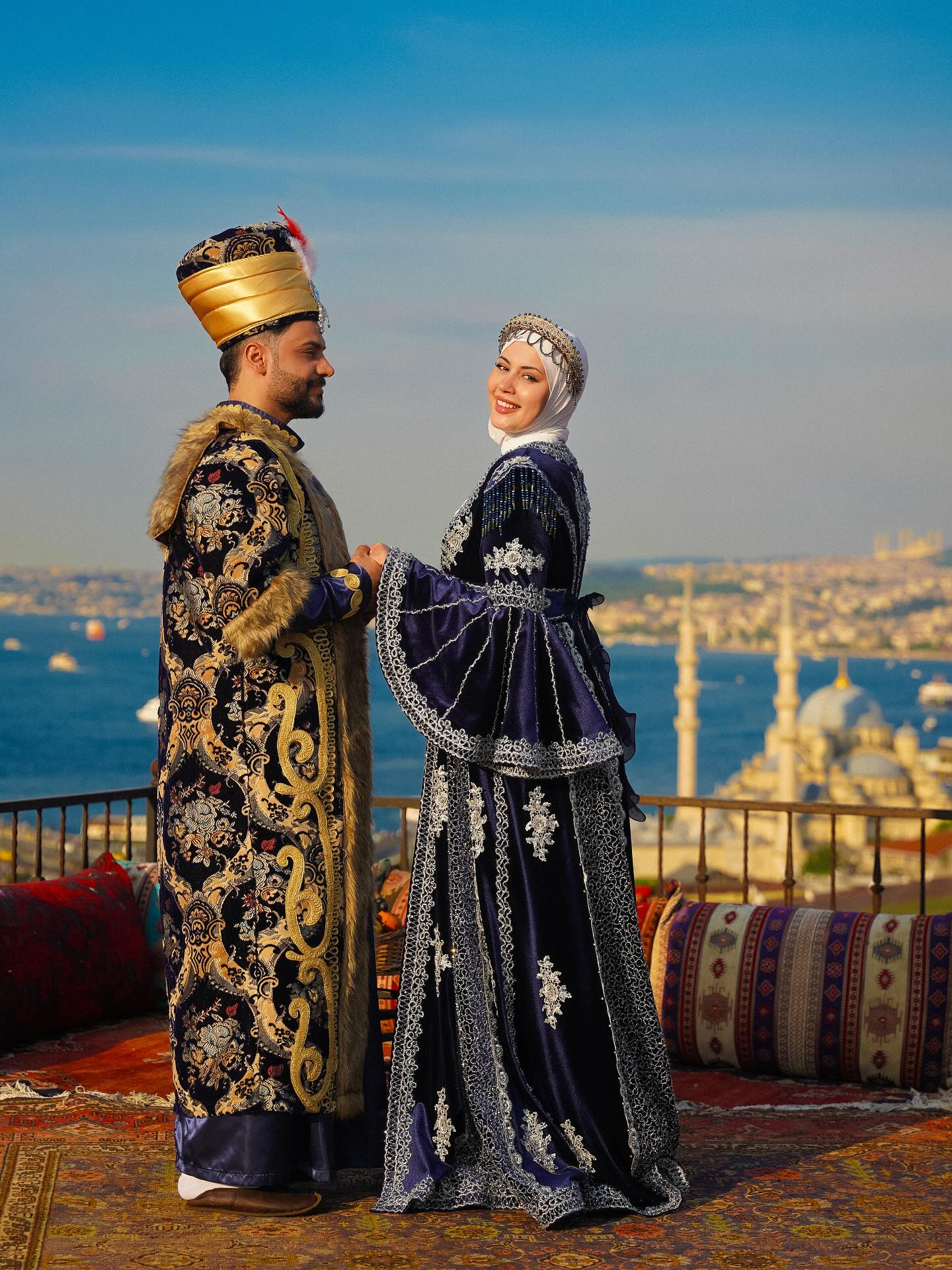  هي سلطانة قلبي، وانا سلطان حبها 👑❤️
@Rooftopsuleymaniye