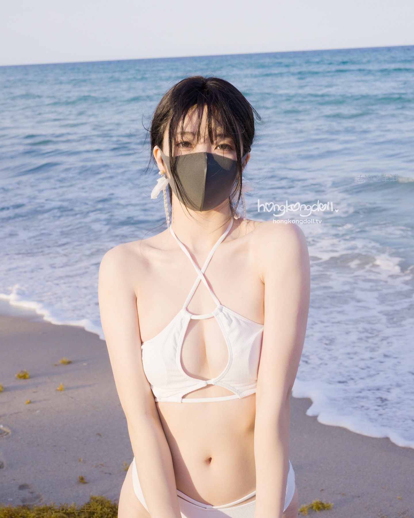 玩的太开心了都没注意胸垫移位了😬
Was having so much fun that I didn’t notice my bra pad shifted😬😬oops