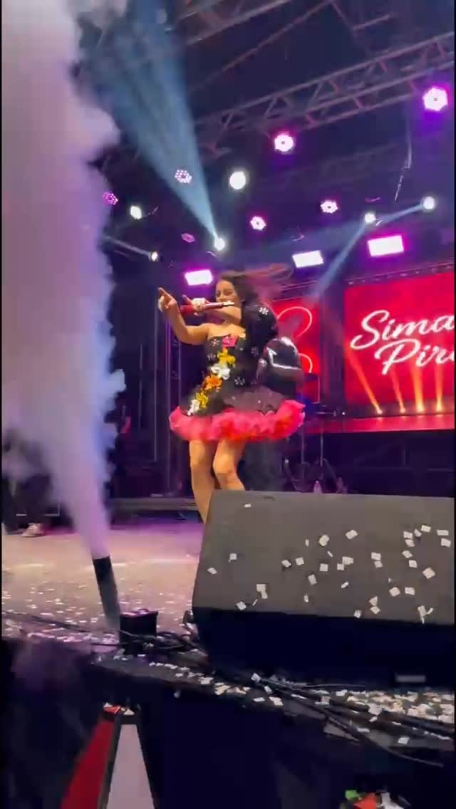 Obrigada Jaqueira!!! O show foi incrível!!!
Obrigada minha amiga @oxeaguiarrr pelo vídeo, ri demais! Kkkk
@ondaproducoespb