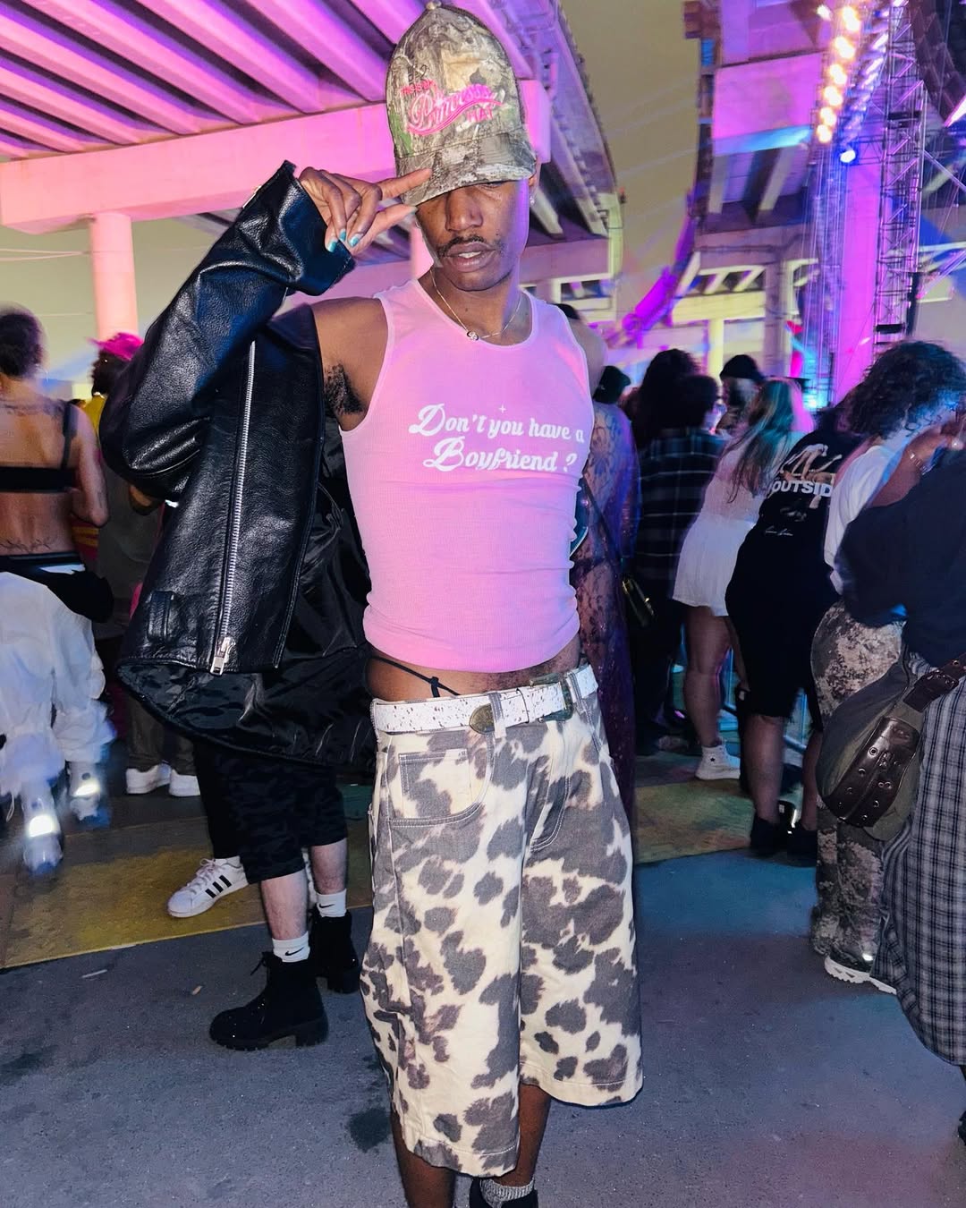 BE WHO YOU AREEE FOR YOUR PRIIIIDEE 🌈🦄
A special thank you to @ladylandfestival for making my dreams of seeing @fkatwigs come true and letting my @dine_with_dez community join the festivities. Swipe ⬅️ for a #recap of a very fab weekend!
#pride2025 #nyc #ladylandfestival