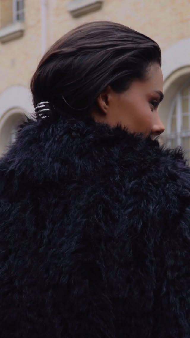 Sunday 🎥🖤 #parisfashionweek