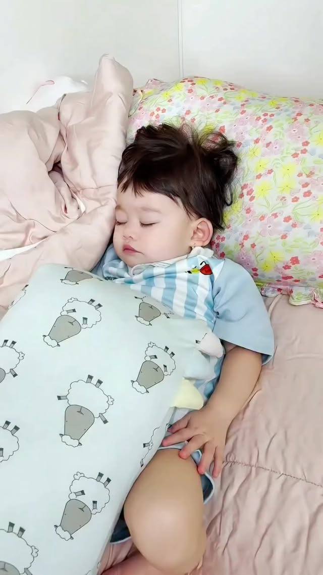 Ada yang mau adopsi aku ga?
Jangan lupa belinya di Alfamart ada promo murah sejagat untuk Pokana Mosafe #NyamanPopoknyaTenangOrtuNya