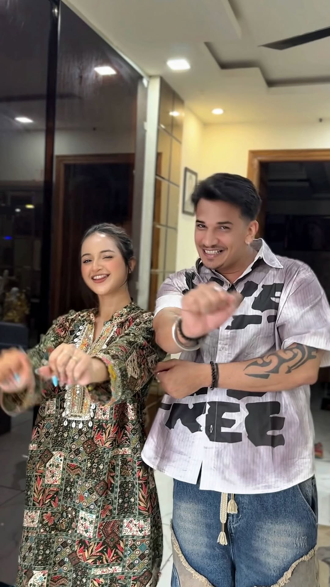 Music video coming soon(Ps: mennu Punjabi sikhadi🤭😂 fulll )
.
.
.
.
.
.
.
#explorepage #keepsmiling ❤️🍂