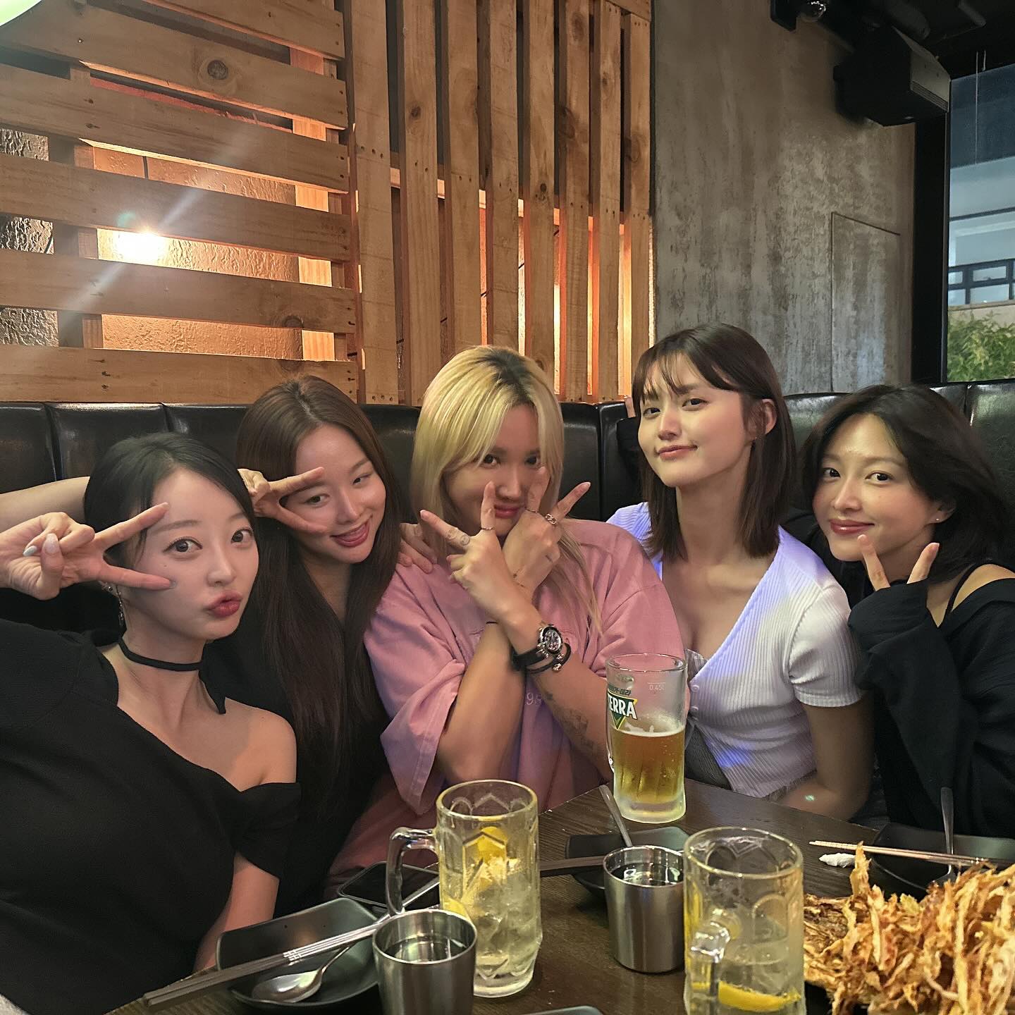 해피 타ㅏㅏㅏㅏ임💕
@soul.g_heo
@x_xellybabyx
@ahnanihh
@hyeliniseo
@parkjjongaa
#EXID