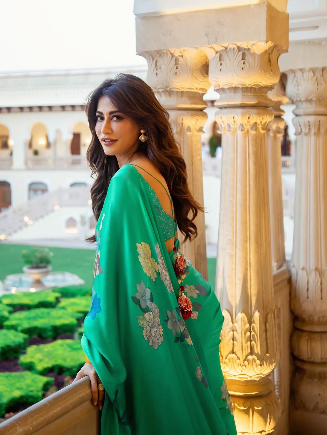 💚💚💚
.
.
For the event
Makeuo & hair : @beautybysevy
style: @namrata.deepak_
style-team: @kashishsinhaaa
wearing: @madzinlabel
jewelery: @radhikaagarwalstudio
Clicked by : @abhicolorsmanyu