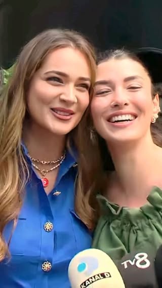 Gülsim Ali ve Aslıhan Güner Dostluğu 🩷
•
#gülsimali #alsancak #dilek #gönüldağı #gülcemal #payitahtabdülhamid #ayşegül #yüzleşme #18şubat #aslıhan #dirilisertuğrul #zeliha #seddülbahir #ege #sonçıkış #trt1 #ilkgün #hanımköylü #startv #gül #smile #happiness #gafc #birthday #18şubat
