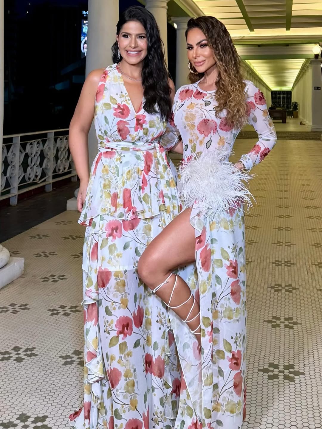 Eu e ela … Parceira de uma vida e pra vida toda …
Juntas aprendemos que nossas diferenças não são desfeitos e que uma parceiros se constrói com respeito ! Amo você Jam 🩷 @jamilealima