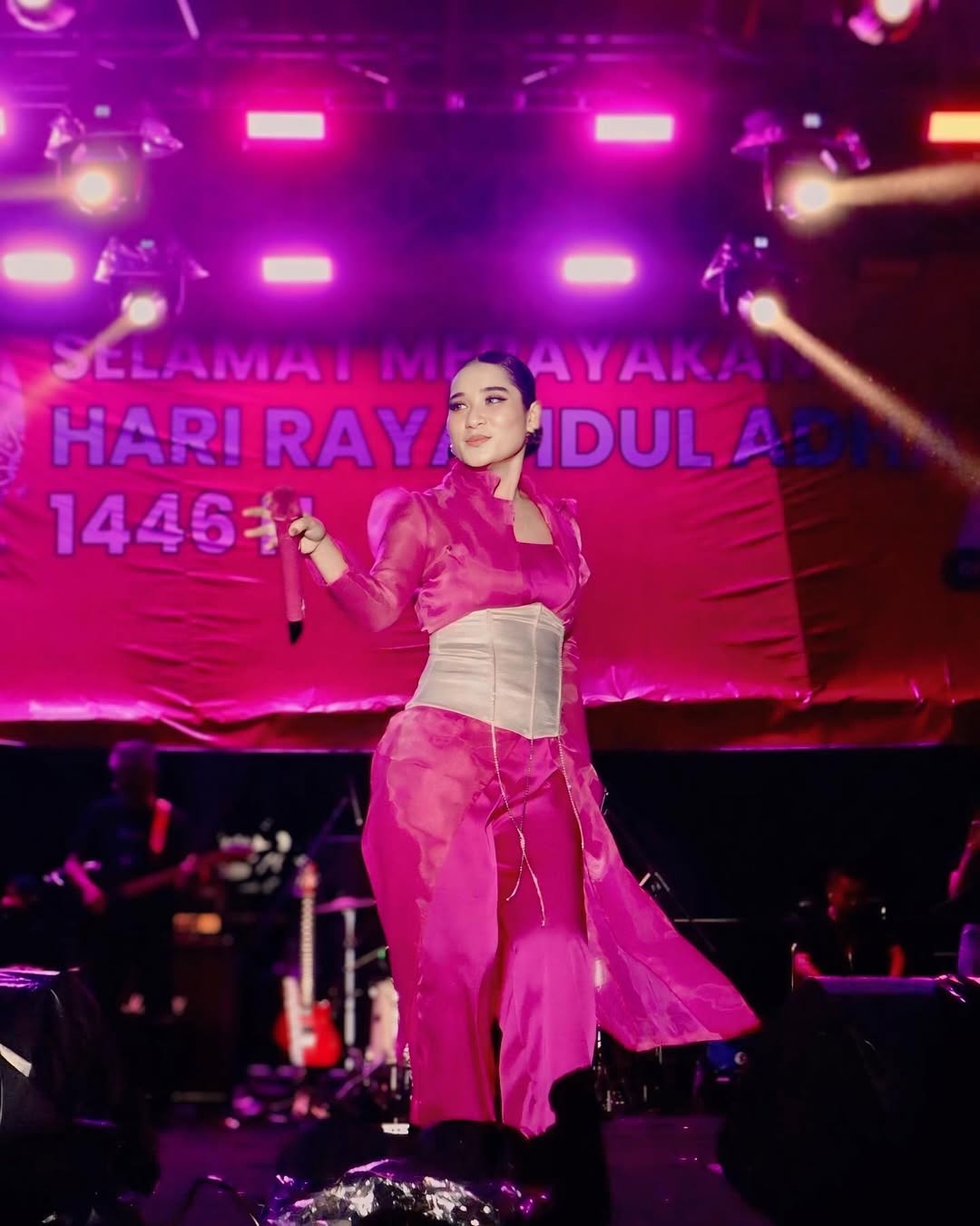 Terima kasih Bapak H.Oesman Sapta
Keluarga Dan Masyarakat Sukadana-Kayong- KALIMANTAN BARAT
Sudah undang zizah diacaranya
Semoga kita berjumpa kembali di ivent selanjutnya 🥳🥳
.
.
👗 @arie_hariyanto