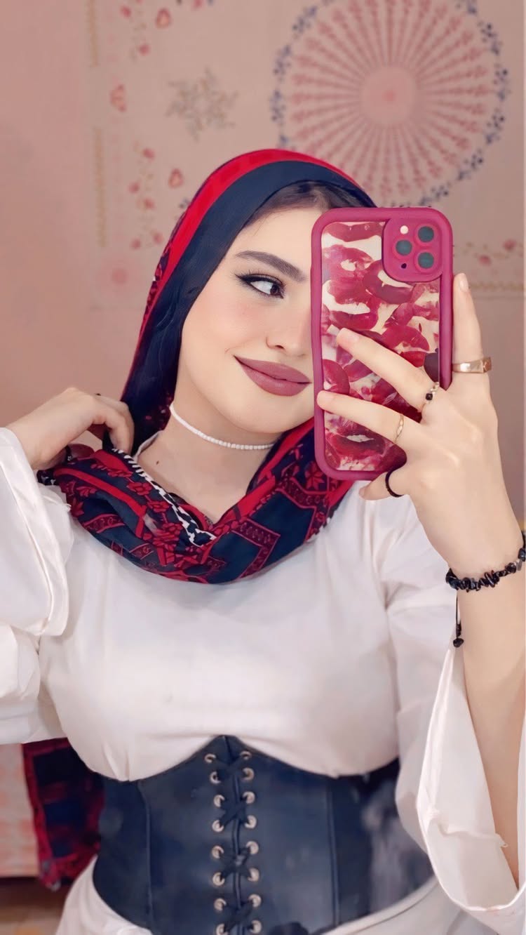 اللي يقابل حبيبي سلامي أمانة ليه 🙂↔️❤️💋
✨✨✨✨✨✨✨✨✨✨✨✨✨✨✨✨✨✨✨
#شيرين_عبدالوهاب #sherien #اللي_يقابل_حبيبي #fyp #explorepage #singing