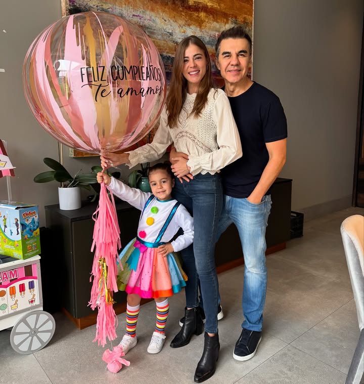 Feliz cumpleaños mi amor!🥳 @thuanymart Te amamos!❤️🎉