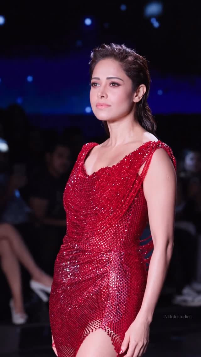 Lights, runway, magic. Always a joy walking for a story in style ✨ #TimesLifestyleWeek
@silkynanda