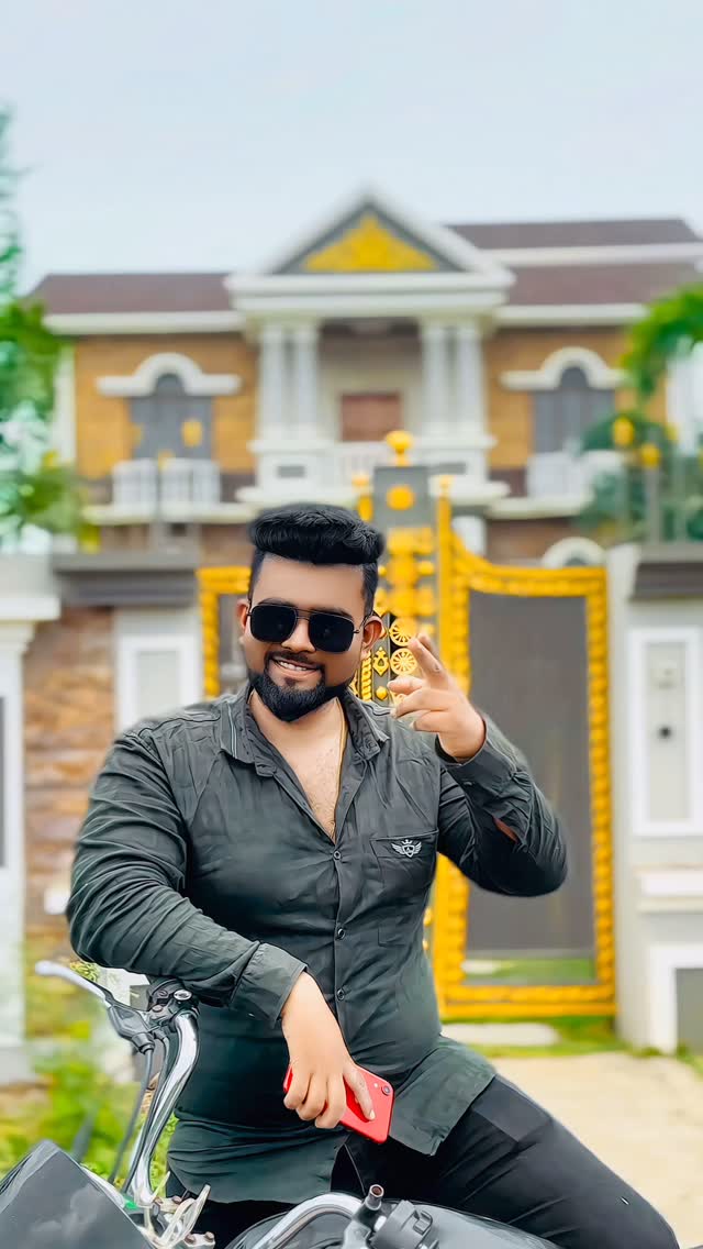 One man show ❤️🔥🥵🔥
#mrx___official #explorepage✨ #viralreels #explore #viralvideos #viral #1 #trendingreel #mirajkar❤️👑 #sangli #sanglikar #miraj