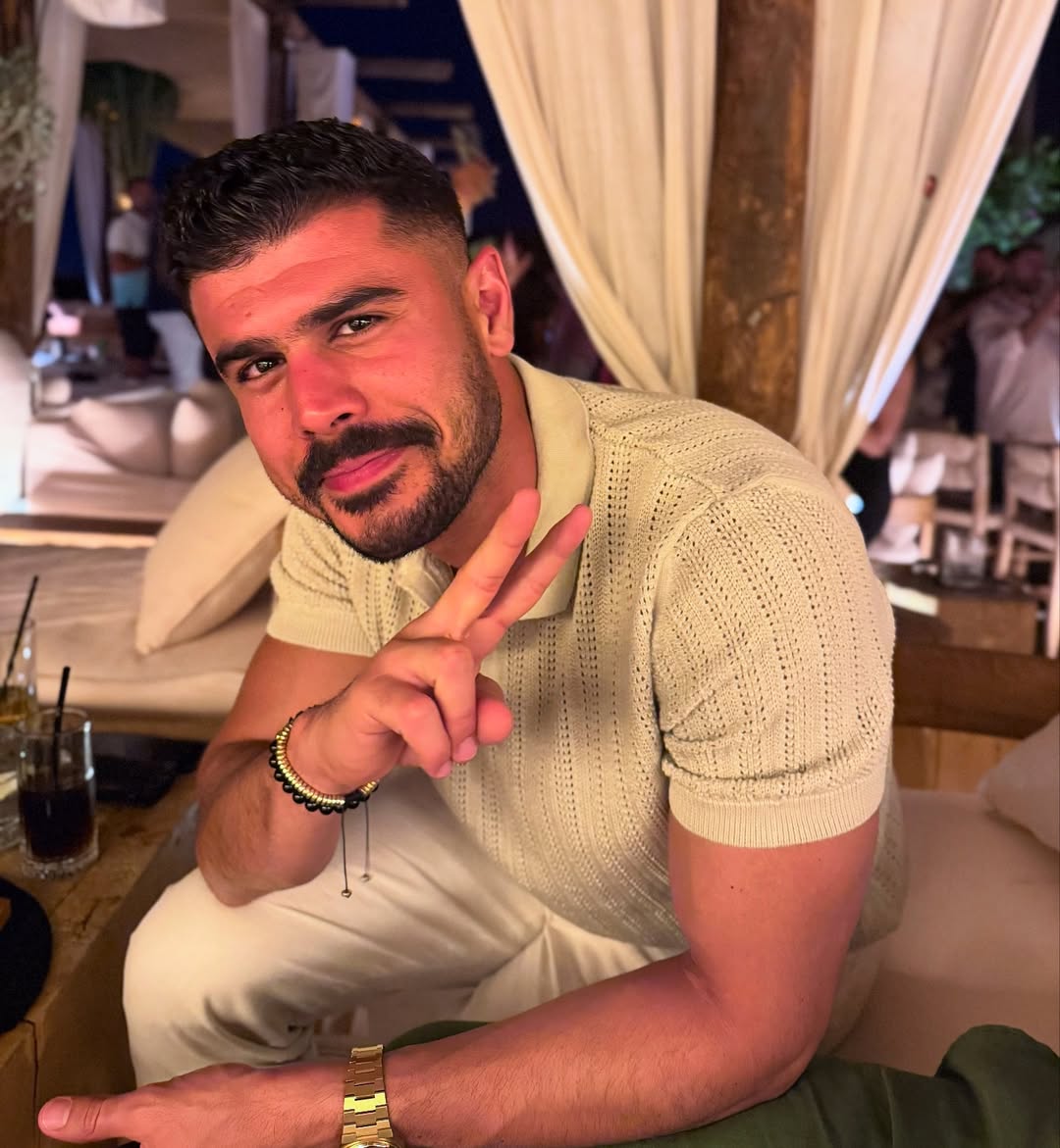 Swipe for a good smile 👉🏼😊
.
كل سنة و انتم طيبين عيد سعيد عليكم و علي كل حبايبكم
Happy eid to you and your loved ones ✨🙏🏼♥️