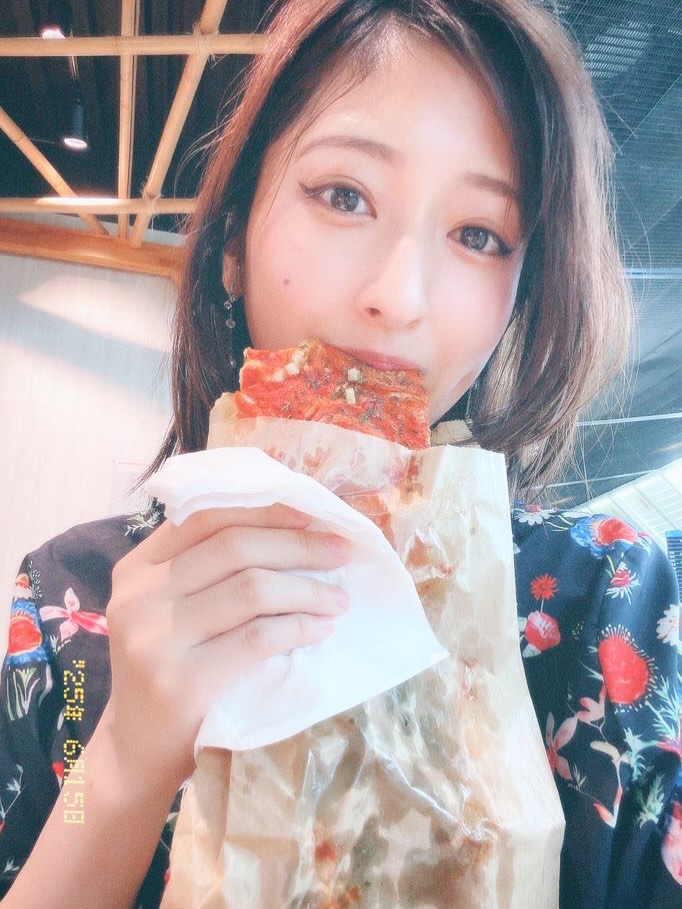 飛行機遅れてるけど、そのお陰でゆっくり空港内も楽しめました💜
またね!Nice!Cannes!✨️
#Nice #Cannes #France #travel