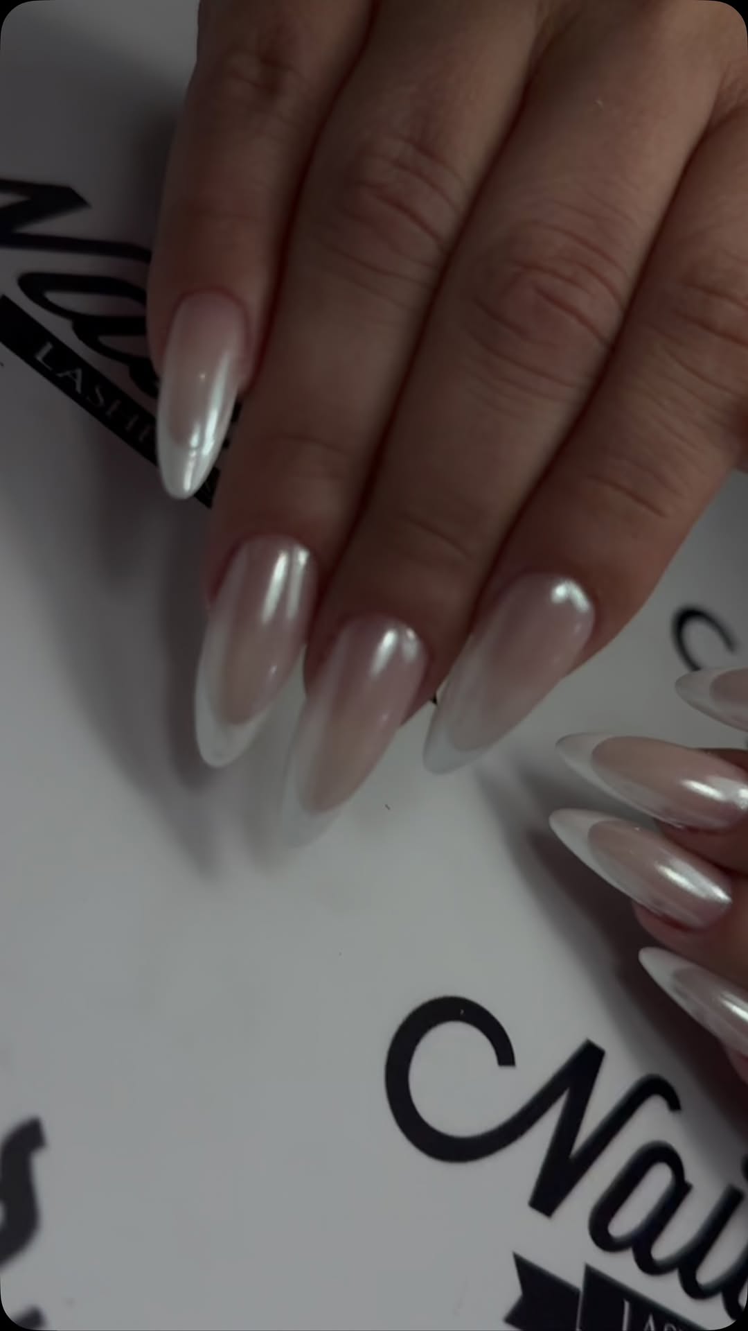 Nailbar farkıyla Jel tırnak💅🏻 💗
☑Tüm uygulamalarınız uzman nail artistlerimiz tarafından yapılmaktadır.....
☑Tamemen el emeği nail artlar, hiçbir yerde bulamayacağınız oje ve süsleme çeşitleri...
☑Sizleri de mutlu müşterilerimiz arasına; Nailbar ailesine katılmaya davet ediyoruz....
☑Bilgi ve randevu için dm den yazabilir veya 0530 624 52 27 nolu telefondan bize ulaşabilirsiniz... •
•
💅 #nails #nail #fashion #nailart #nailpolish #naildesign #nailextensions #proteztirnak #proteztırnak #proteztırnakeğitimi #proteztirnakistanbul #proteztirnakbakirkoy #proteztırnakflorya #jeltirnak #jeltirnakistanbul #jeltirnakbakirkoy #kalicioje #tirnakdizayn #tirnakbakimi #tirnaksüsleme #ojesizgezmeyenlerkulübü #tirnakyeme #tiktok
