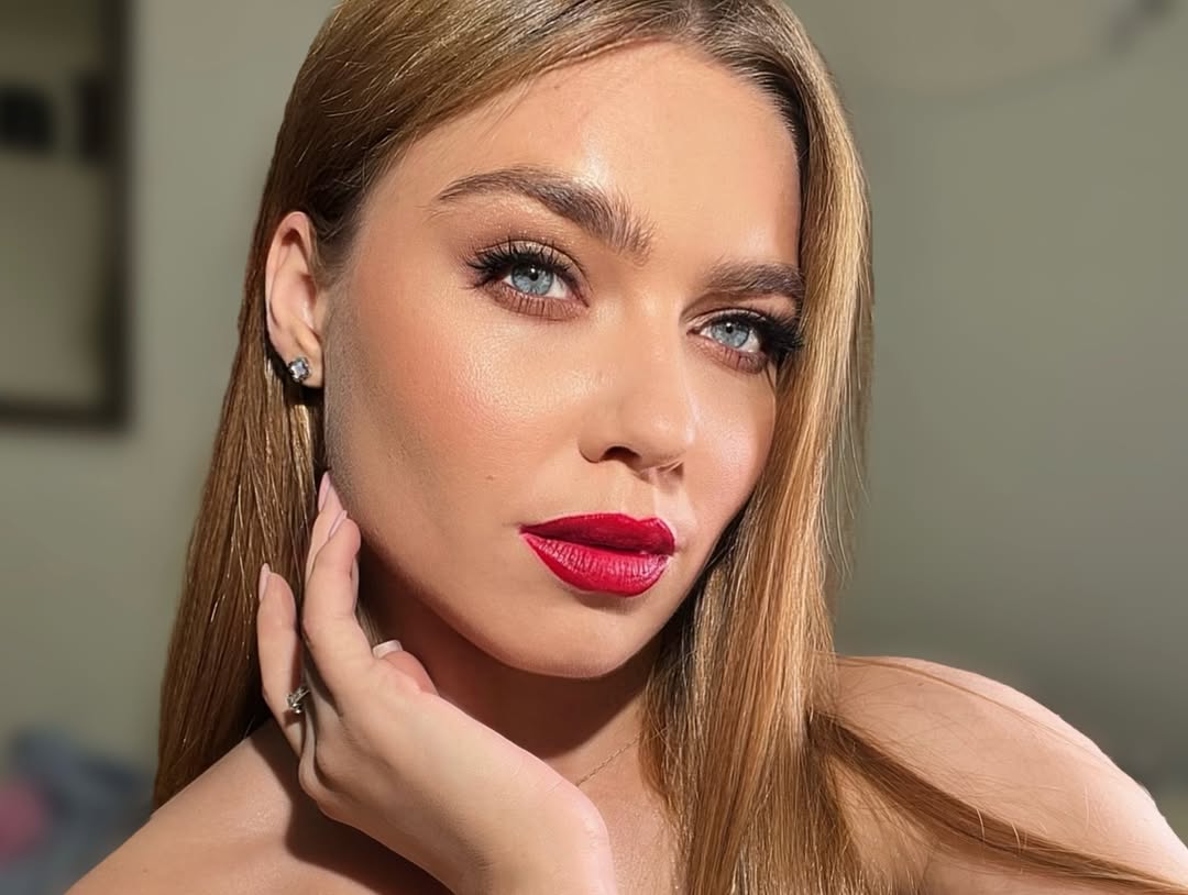 Ось таку красу ми сьогодні готували до зйомки
@zhyvaa 🔥🔥🔥
#yudinamakeup #макіяжльвів #макіяждлянареченої #макіяждляфотосесіїльвів #урокимакіяжу#курсимакіяжульвів #самомакіяжльвів #макіяждлясебельвів